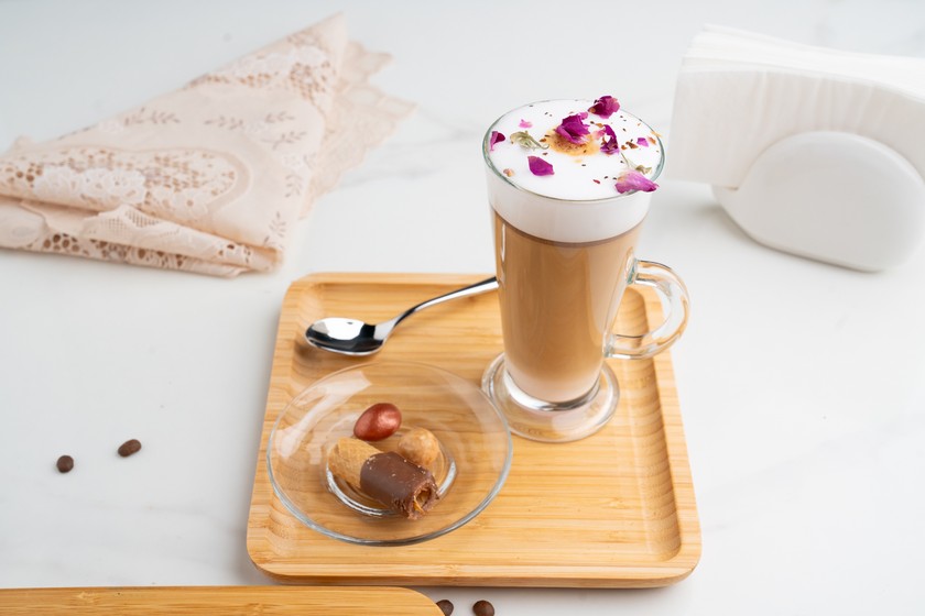 Hot / Rose Latte